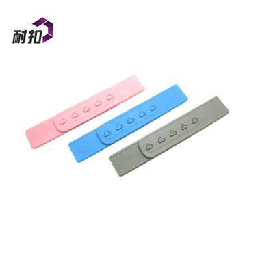 七孔雙排塑料扣 耐扣廠家大量生產銷售 帽子調節(jié)扣 現(xiàn)貨供應